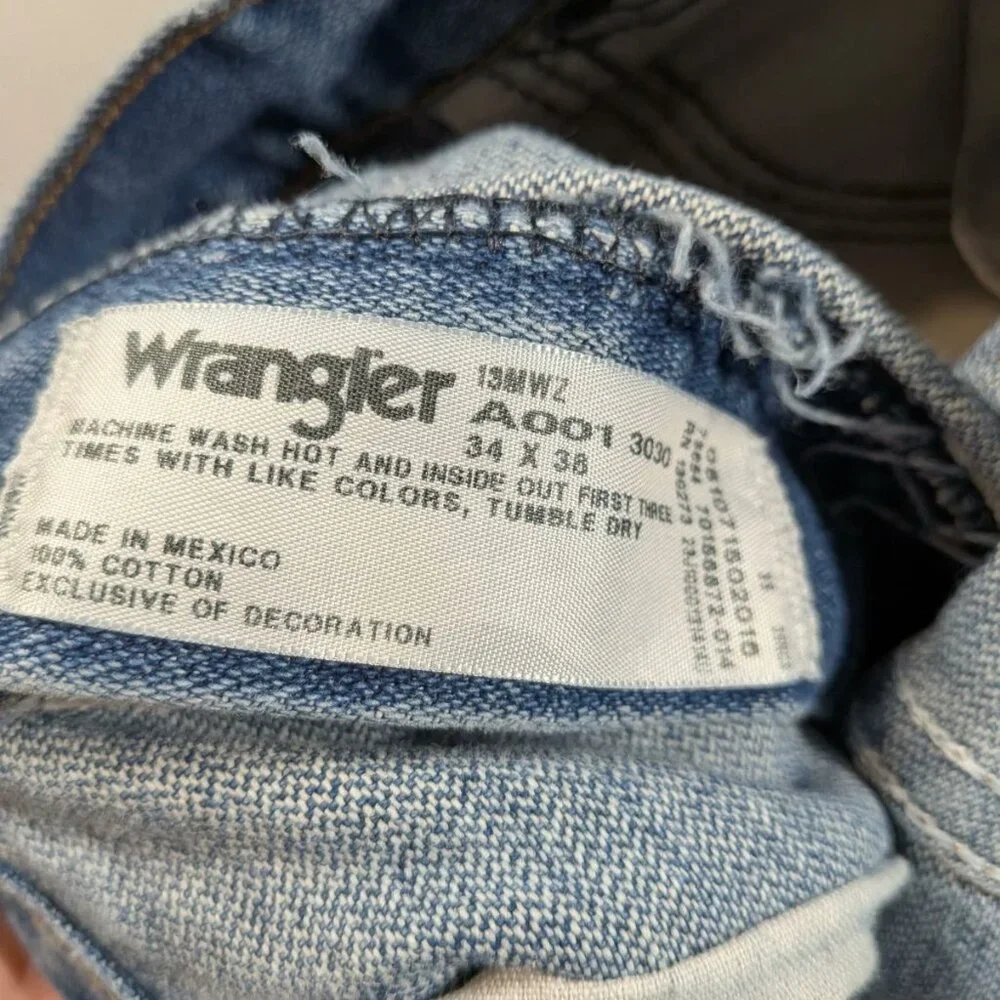 Wrangler Mens 34 x 38 Blue Denim Classic Fit Jeans Made In The USA - Picture 3 of 6